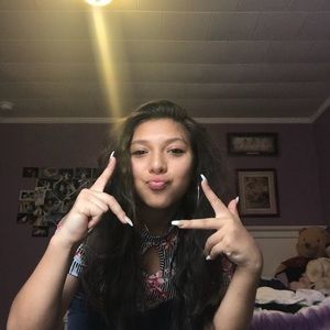 Meet your Posher, Perla